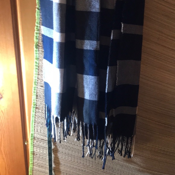 FABFIT FUN/ PLUSH/ wrap/scarf / new/ large/ navy - Picture 7 of 8